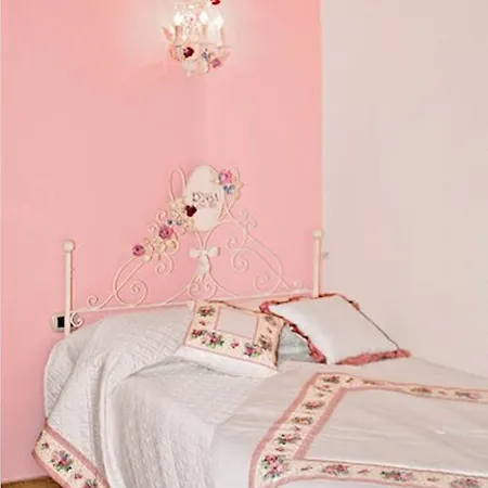 בית הארחה La Maison Rosa Stella לוצ'רה