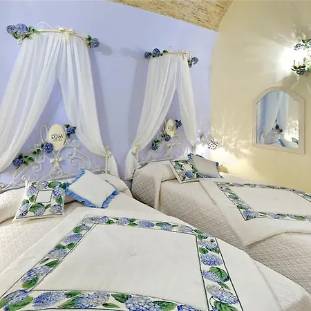 בית הארחה La Maison Rosa Stella 4*
