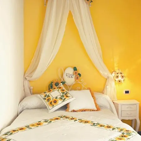 בית הארחה La Maison Rosa Stella 4*