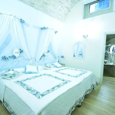 בית הארחה La Maison Rosa Stella 4*